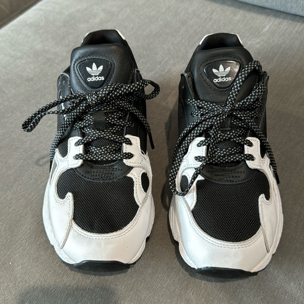 Adidas women running shoes size: 5.5